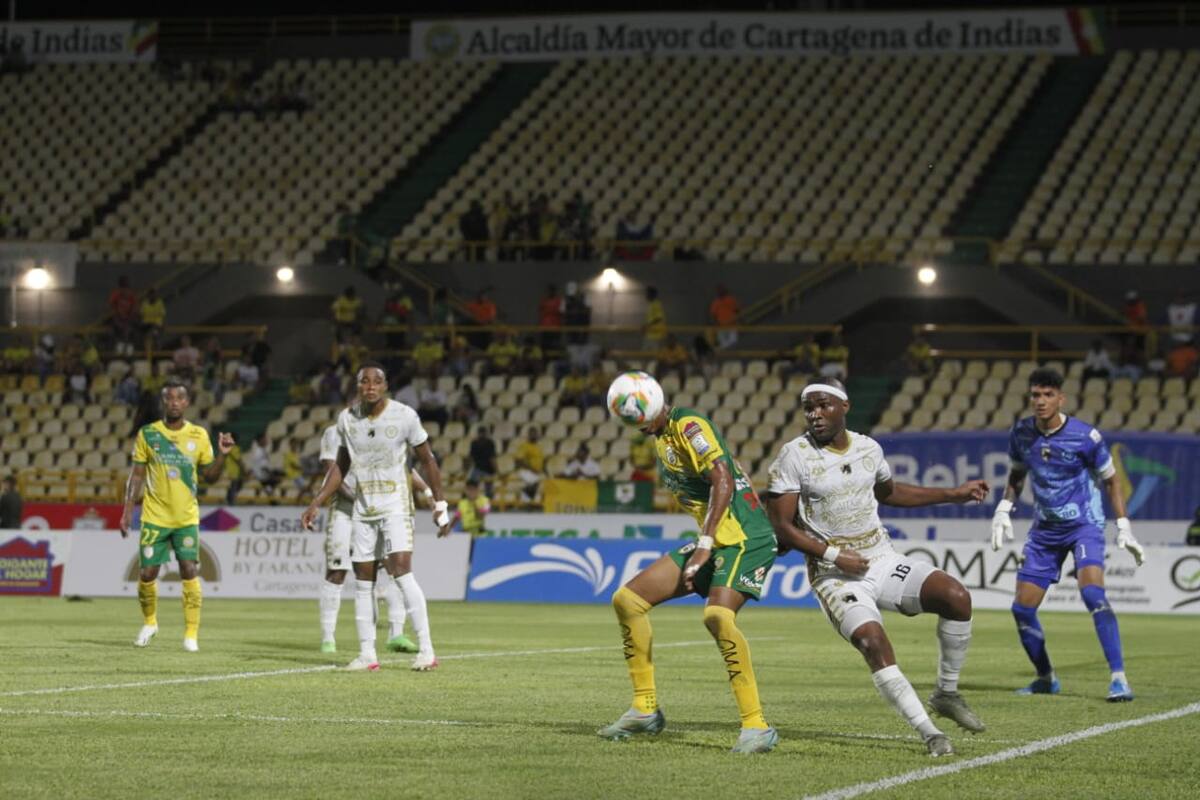 El Real Cartagena crea muchas opciones de gol pero no concreta.