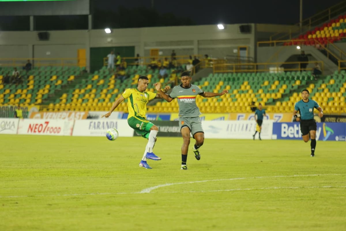 Real Cartagena se vio comprometido en el duelo contra Bogotá en el Torneo Betplay por la jornada 4. //Foto: Luis Eduardo Herrán - El Universal.