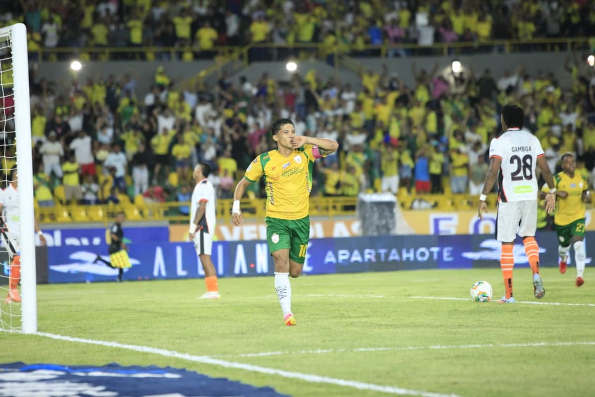 Video: tremendo golazo de Fredy Montero para remontar a Envigado; nominable al Puskás