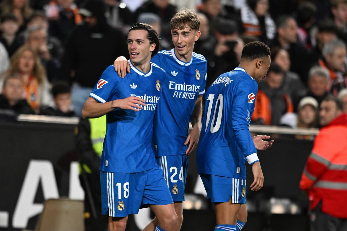 Real Madrid consiguió un vital triunfo en su visita a Valencia en Mestalla. //Foto, AP: Francisco Macia