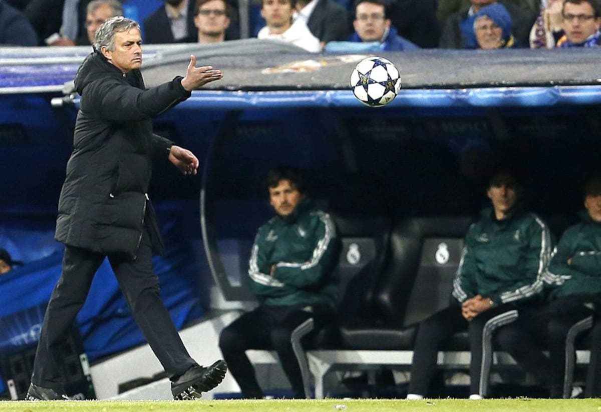 Foto de José Mourinho en su primer etapa como entrenador de Real Madrid. //Archivo EFE: JuanJo Martín