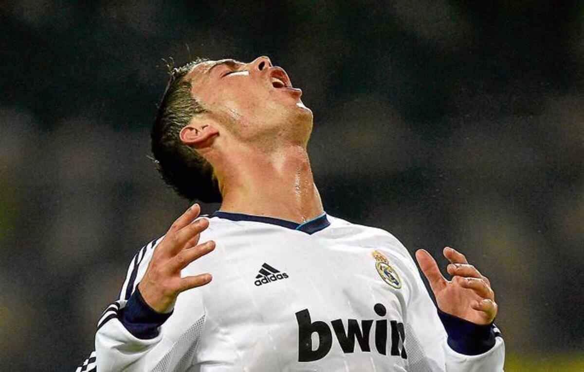 El equipo de José Mourinho cayó ayer 2-1 en su visita al Borussia Dortmund en la Liga de Campeones. En la gráfica, el lamento de Cristiano Ronaldo.