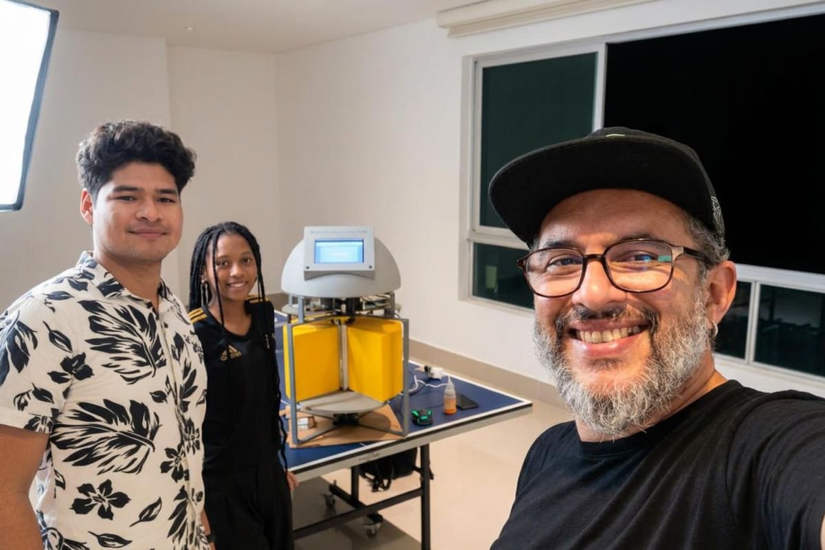 Reciclabot: primer robot de Cartagena que enseña a reciclar con inteligencia artificial