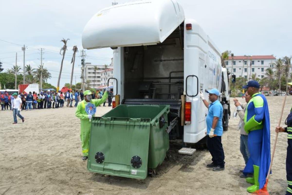 Pacaribe señaló que no realiza labores de limpieza en cuerpos de agua y que los escombros recogidos son llevados hasta el relleno sanitario. Archivo