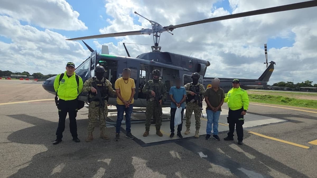 Entre los detenidos está alias Isen, señalado como presunto cabecilla de la organización. Los operativos se desarrollaron en cinco municipios de La Guajira y Sucre. //FOTO: ARMADA NACIONAL.