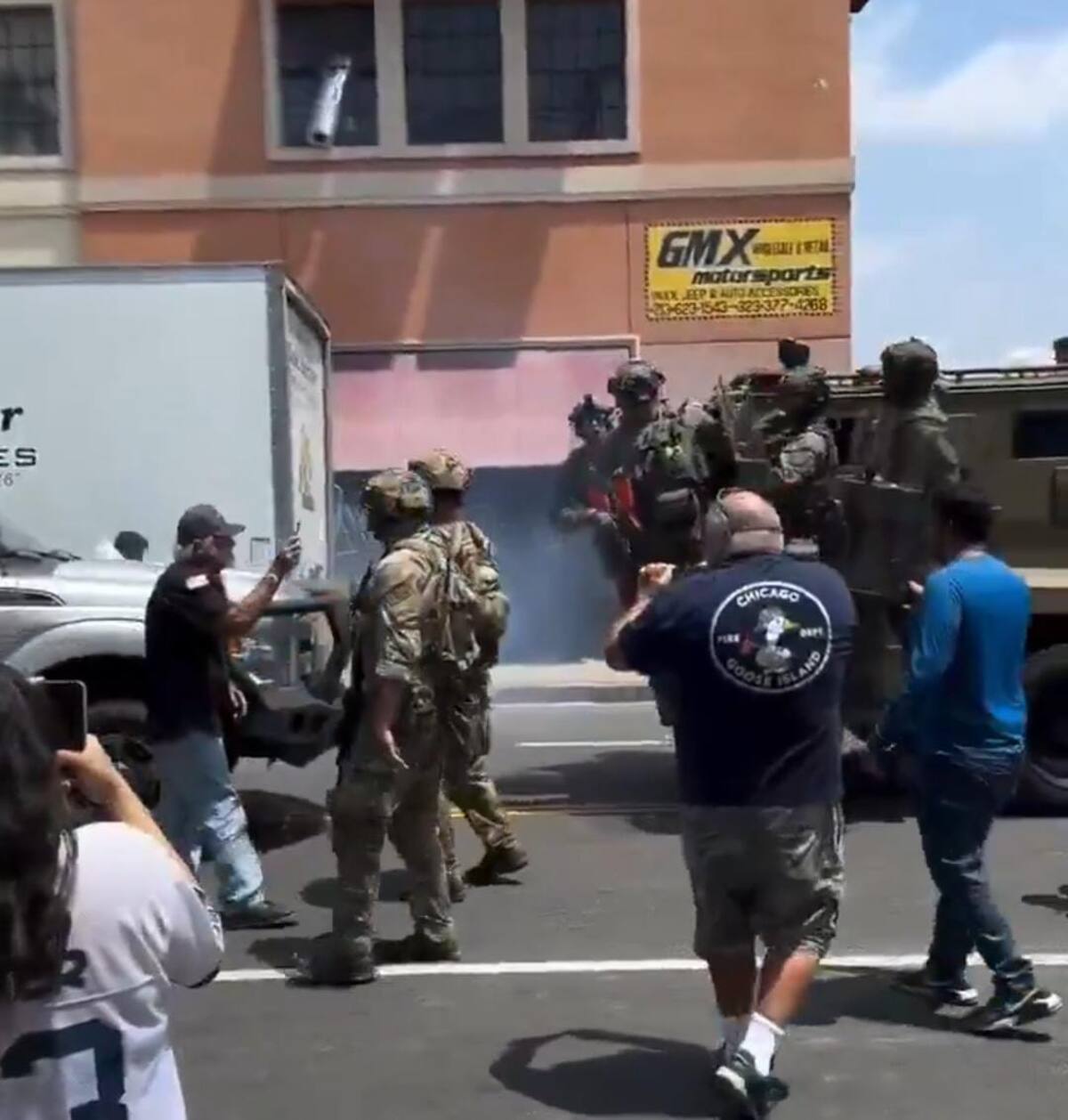 Agentes migratorios en operativos realizados en Los Ángeles, Estados Unidos. // Captura de videos.