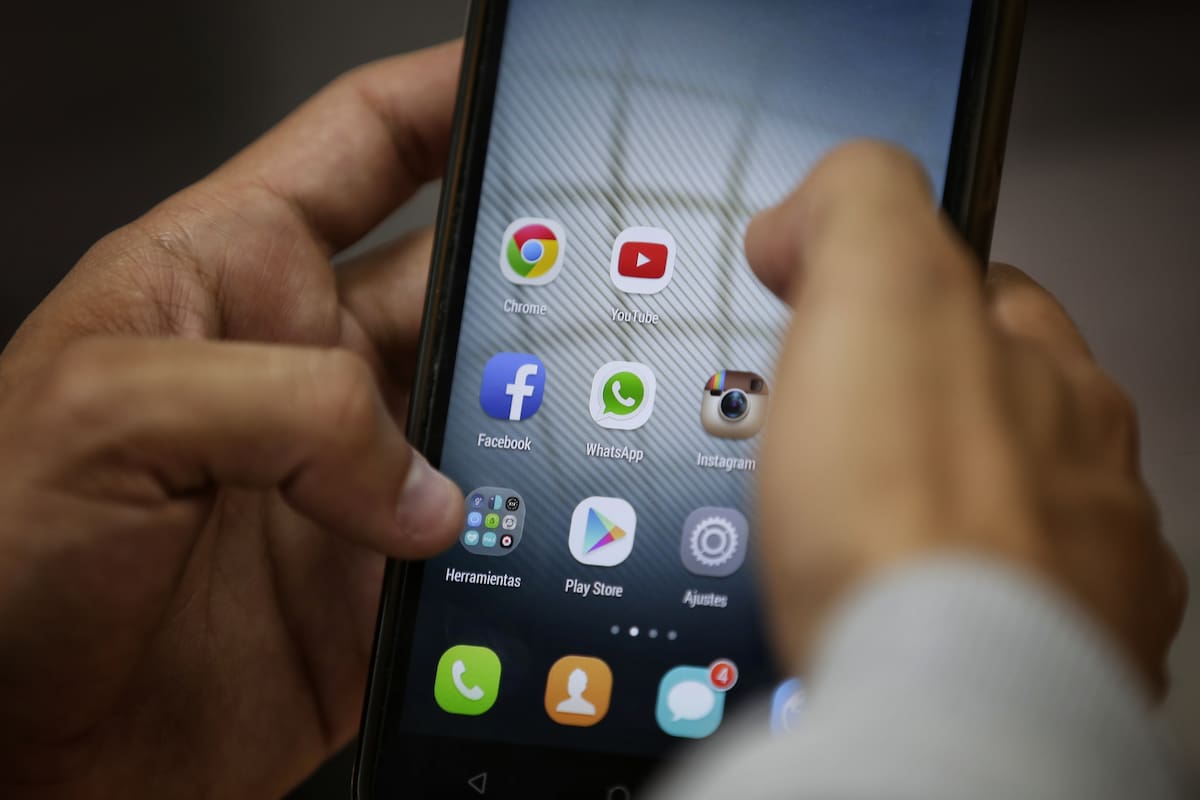 El país que contempla prohibir las redes sociales a menores de 16 años