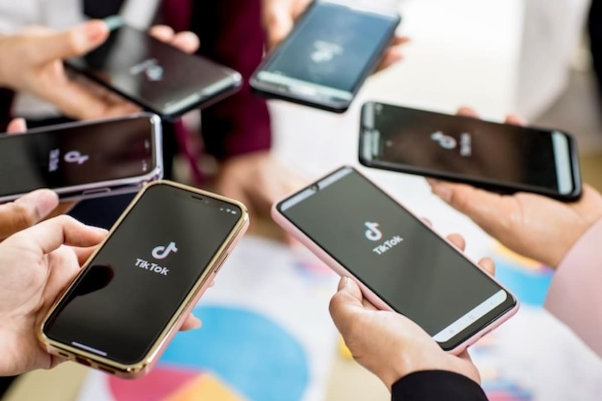 Informe advierte que 4 de cada 10 jóvenes ya solo se informan por redes sociales