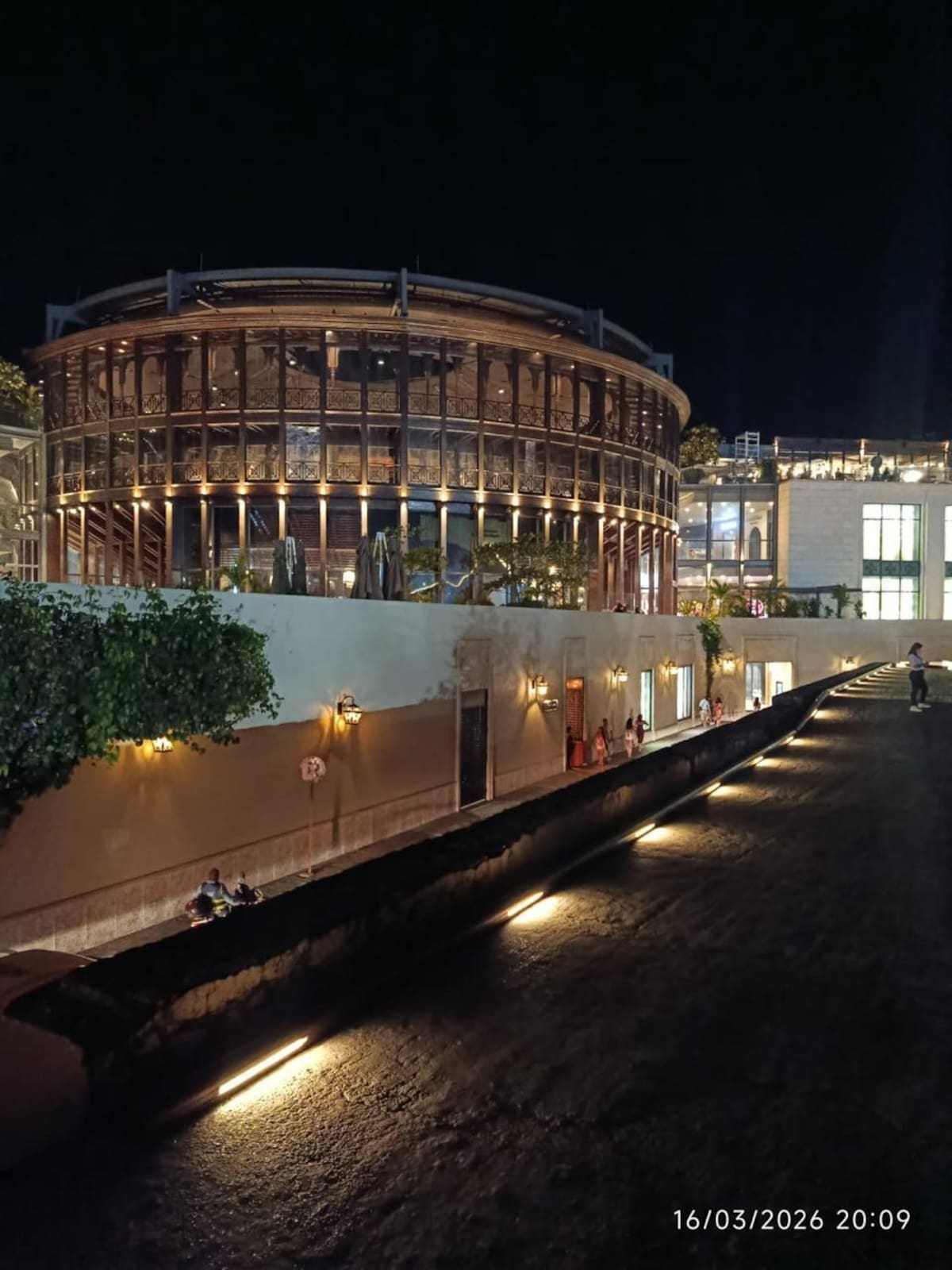 Refuerzan iluminación interna de las murallas de Cartagena. // Foto: cortesía de la Alcaldía de Cartagena