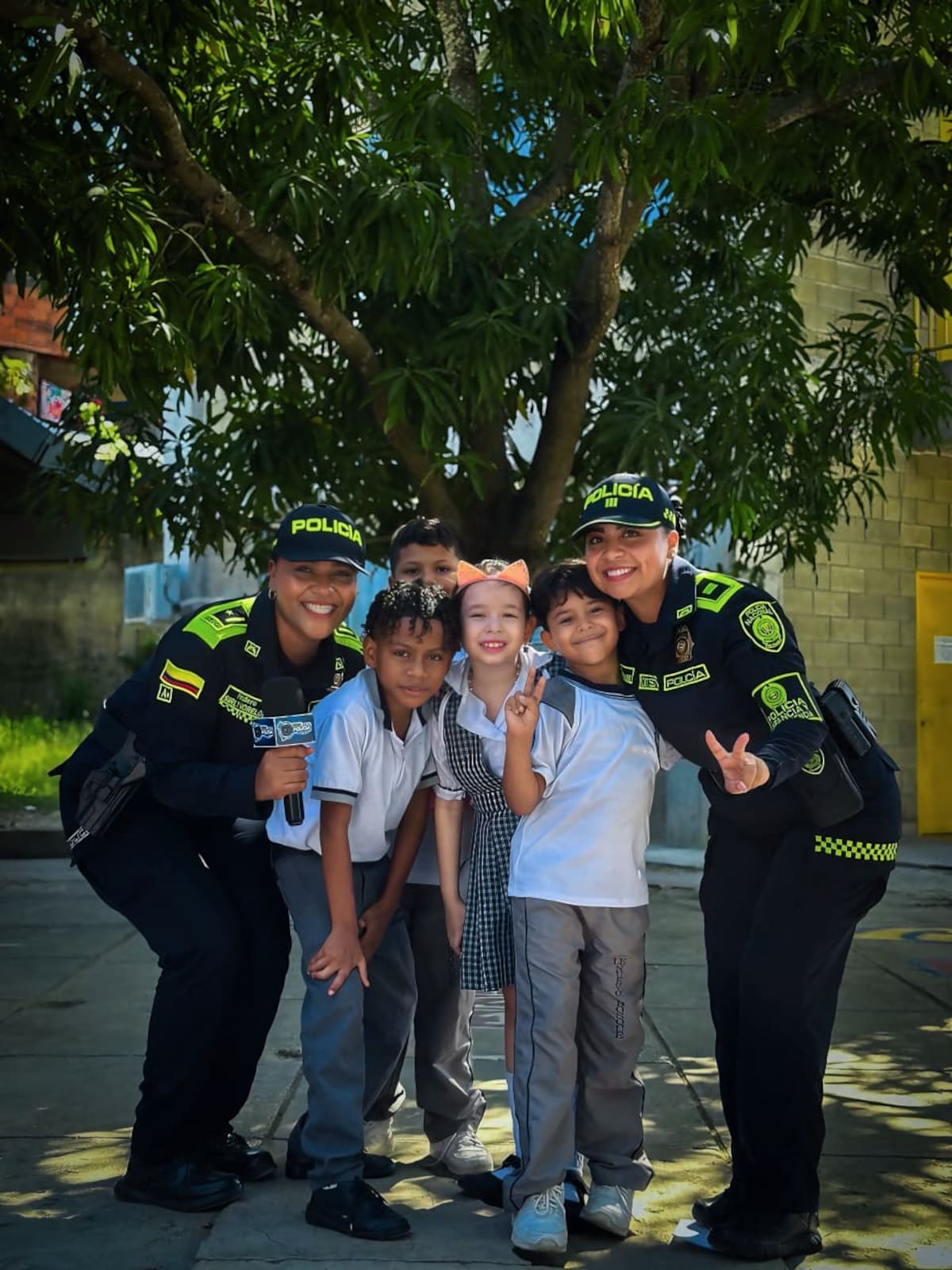 Estudiantes de instituciones educativas oficiales participaron en las actividades de bienvenida lideradas por la Policía Metropolitana de Cartagena.