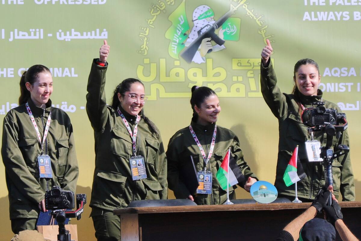 Hamás libera a cuatro soldadas rehenes en la Franja de Gaza: así pasó