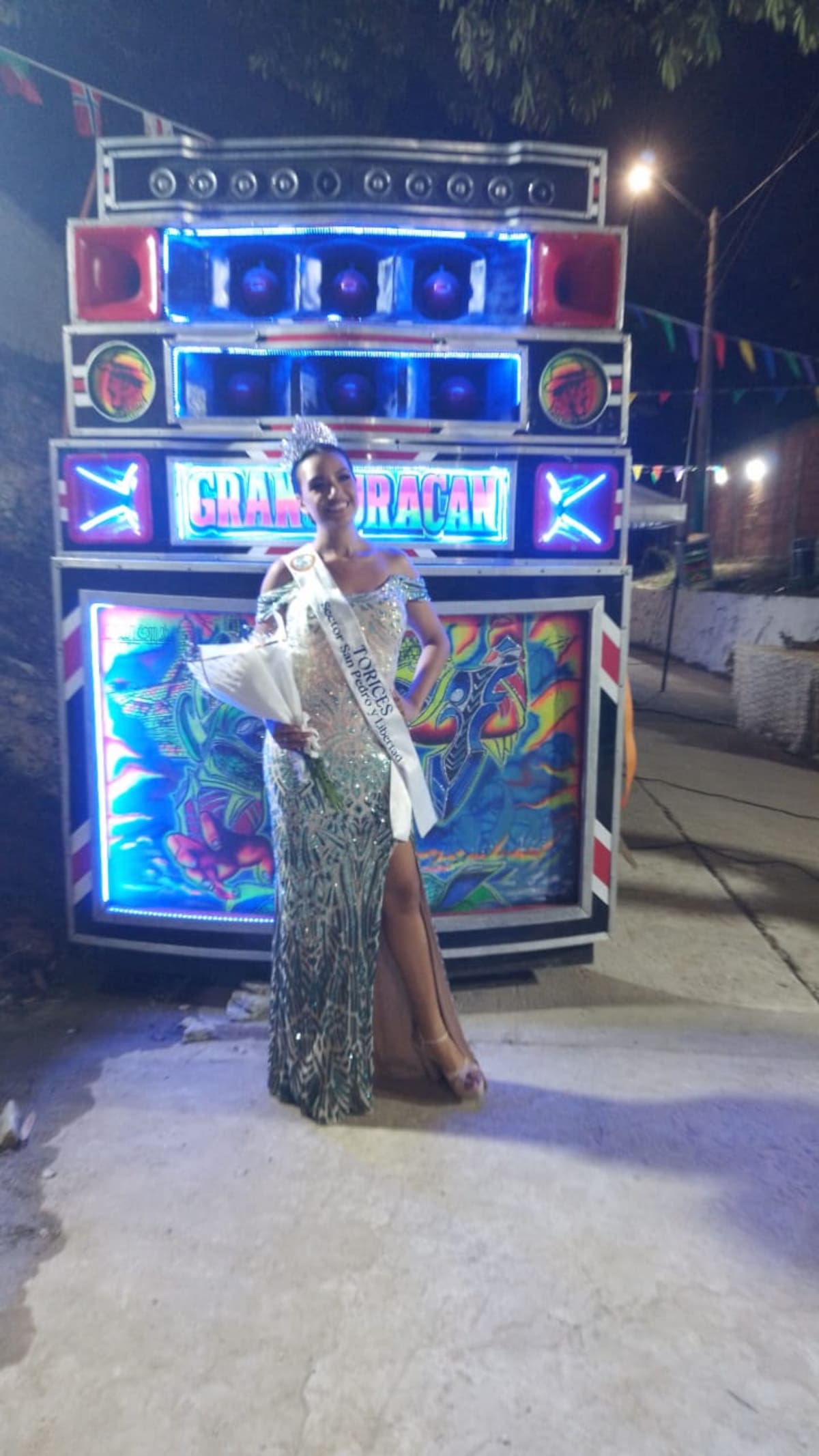Una coronación de la reina de Independencia de Torices llena de exaltación por la inauguración del callejón. // Foto: cortesía.