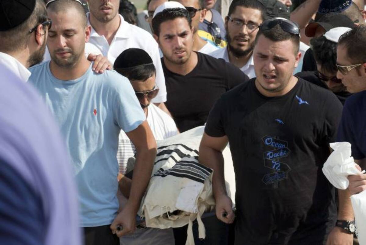 El atentado suicida antiisraelí, el primero de este tipo en Bulgaria, dejó seis muertos, cinco israelíes y un búlgaro conductor del autobús, además del kamikaze. AFP JACK GUEZ