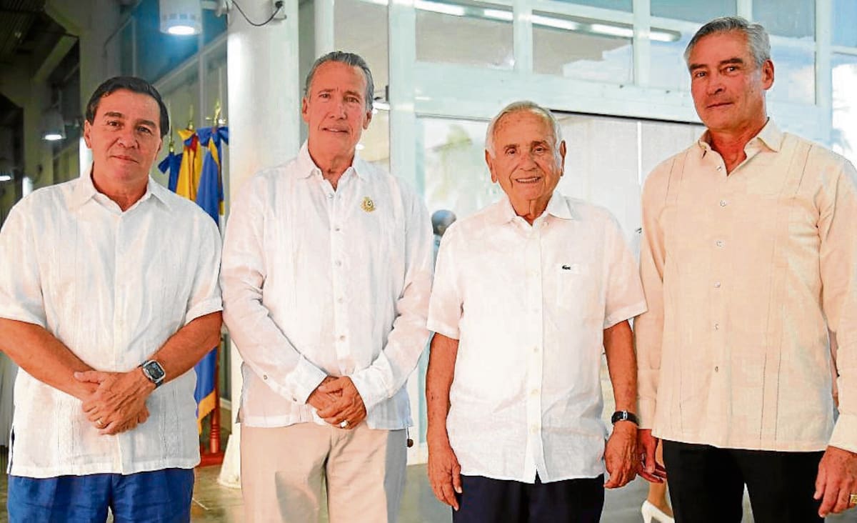 Almirante Jesús Bejarano; Almirante Gabriel Arango; Capitán Alfonso Salas y Almirante Luis Ordóñez.