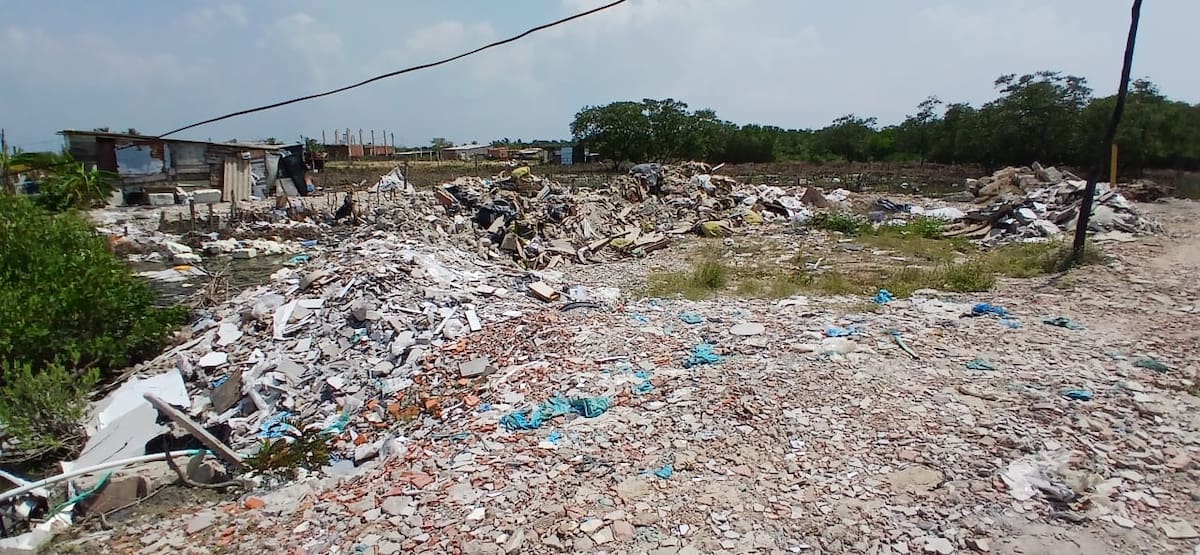 Rellenos ilegales amenazan la Ciénaga de la Virgen. // Foto: Guardia Ambiental Colombiana