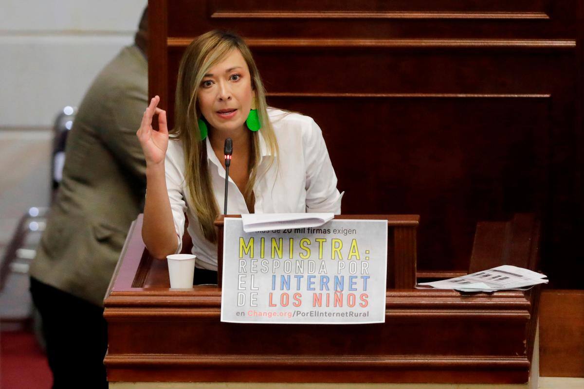 Relacionan a exmiembro de UTL de Daira Galvis con contrato de Mintic