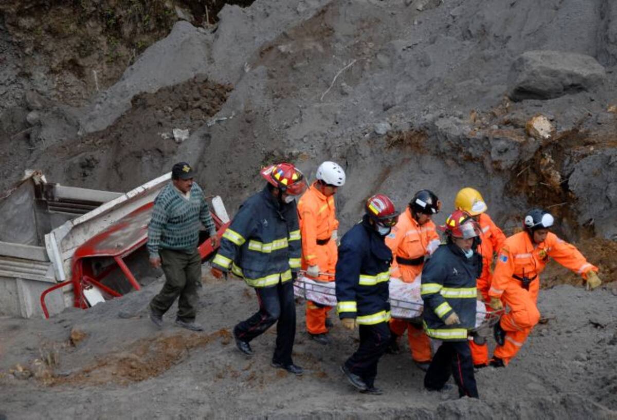 Imagenes después del sismo en Guatemala. AP Alex Cruz