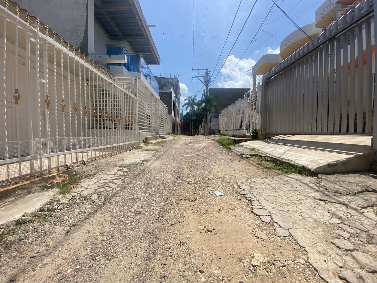 Residentes del barrio La Providencia piden a la Alcaldía que pavimente sus calles. // Foto: cortesía