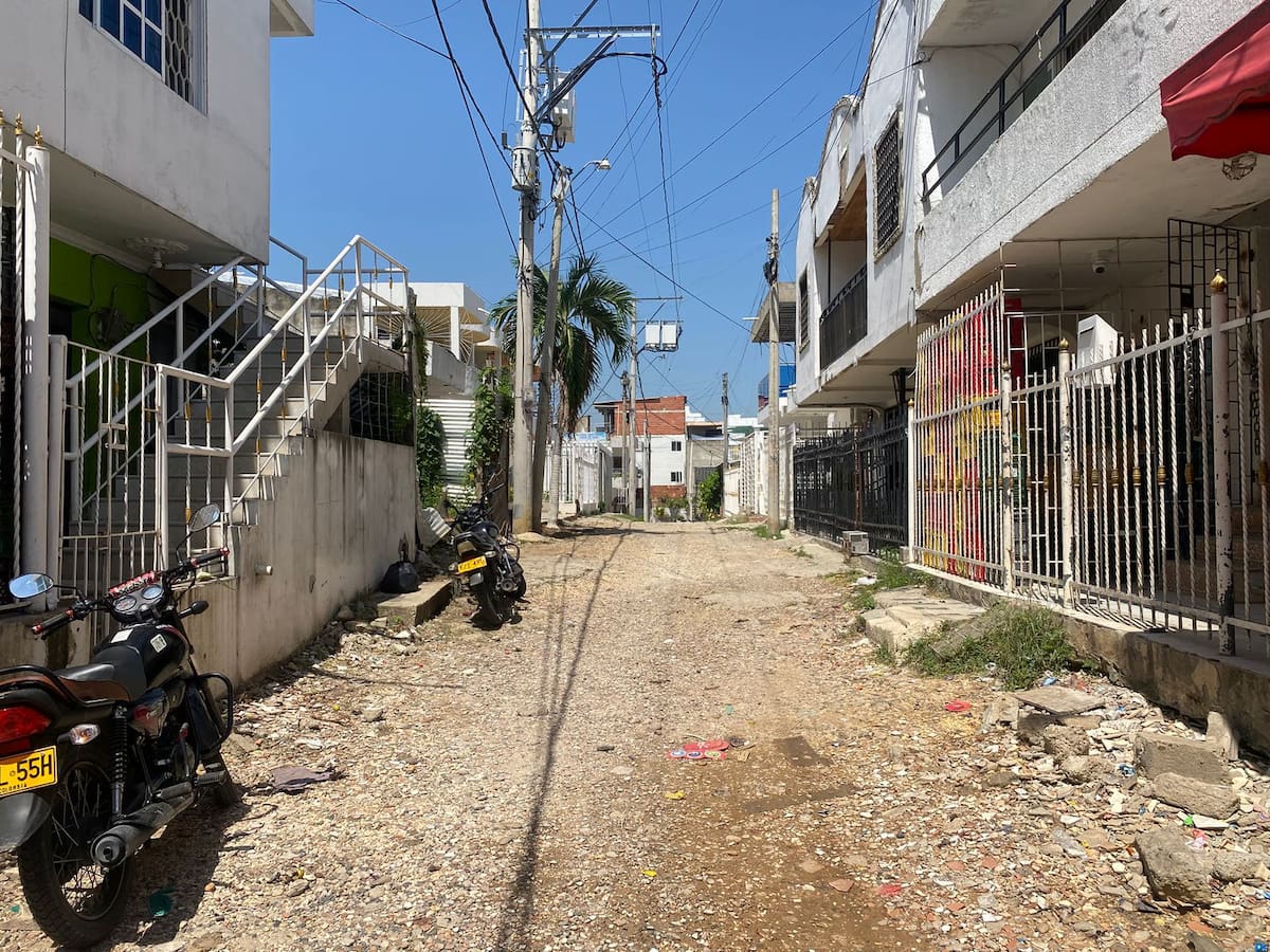 Residentes del barrio La Providencia piden a la Alcaldía que pavimente sus calles. // Foto: cortesía