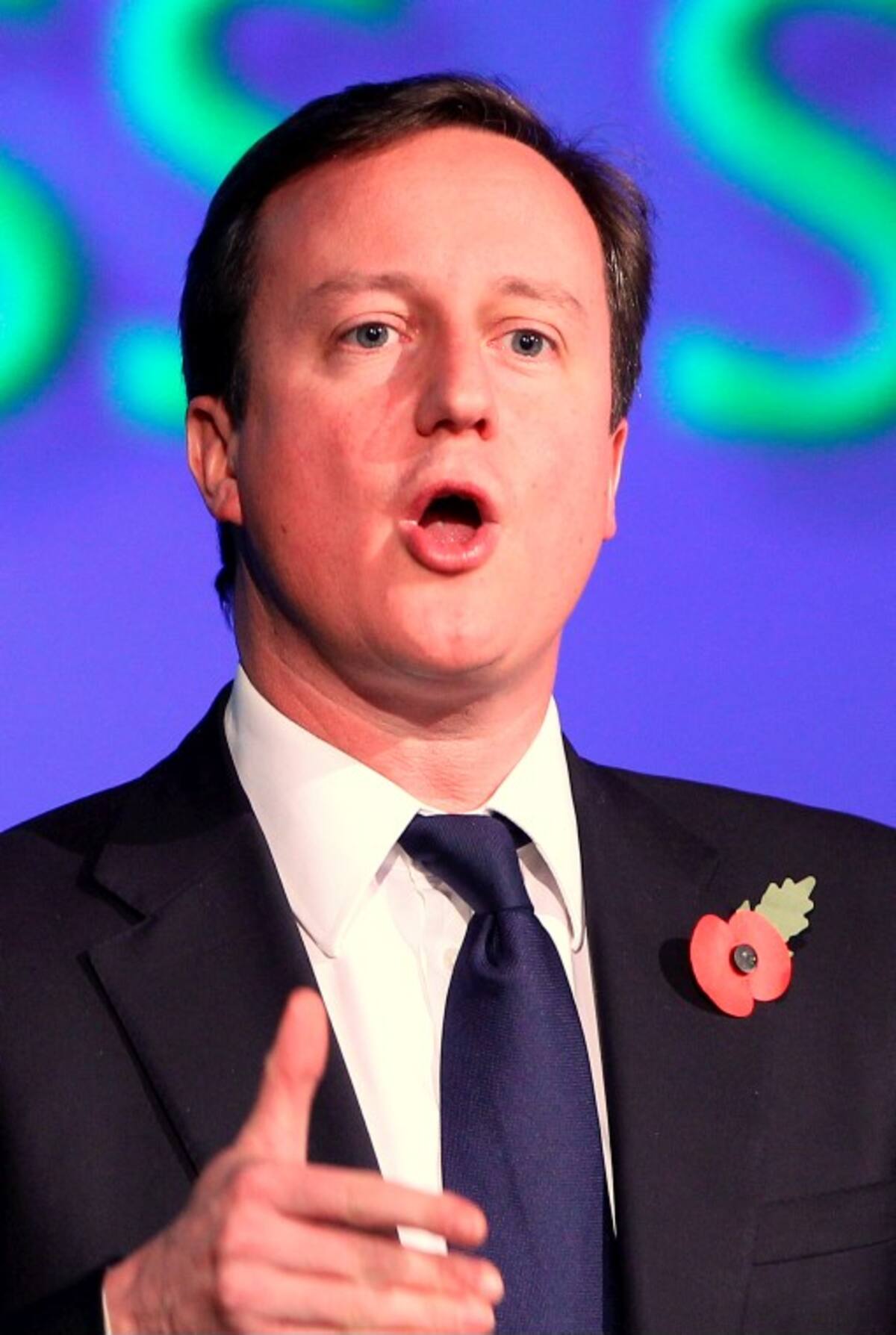 James Cameron, primer ministro de Gran Bretaña.