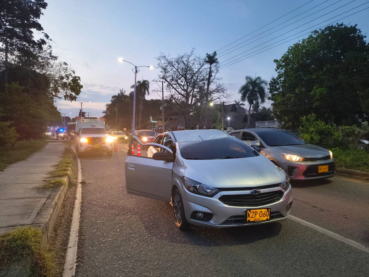 Vehículo que fue impactado por un poste en la carretera Troncal de Occidente. // Foto: Julio Castaño