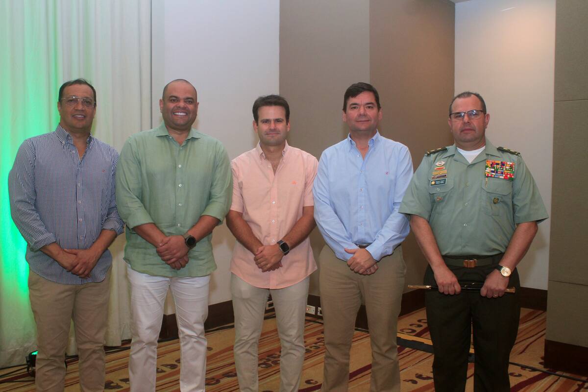 Rafael Morales, Campo Elías Terán, Jorge Benedetti, Bruno Hernández y el Brigadier General Gelver Yecid Peña Araque.