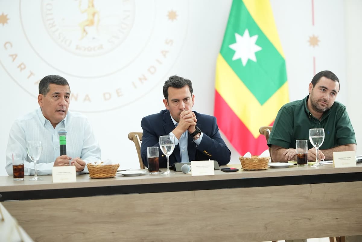El alcalde Dumek Turbay y el gobernador Yamil Arana se reunieron con Rodrigo Lara, ministro del Interior. // Foto: cortesía - Alcaldía de Cartagena