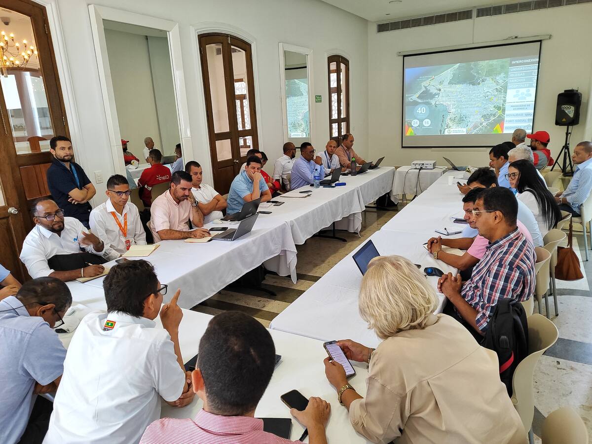Reunión estratégica del secretario de Infraestructura, Wilmer Iriarte, con diferentes dependencias y empresas sobre las obras. // Cortesía