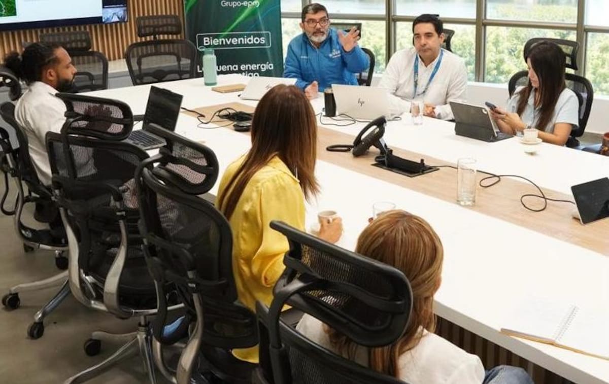 Reunión entre la CREG, UMPE, RAP Caribe, Afinia y Gobernación de Bolívar. // Cortesía