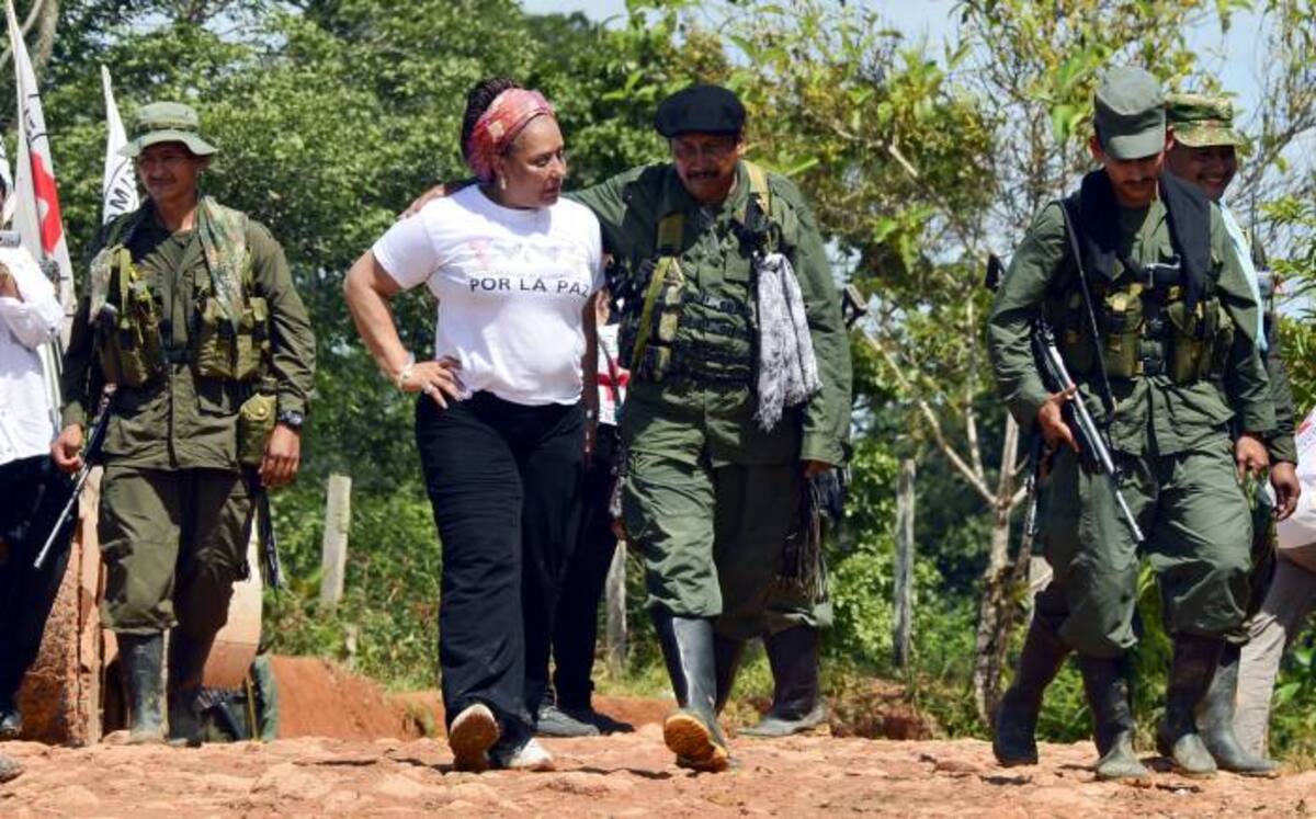 Piedad Córdoba hace parte de la misión humanitaria que trae a la libertad a Romeo Langlois. AFP