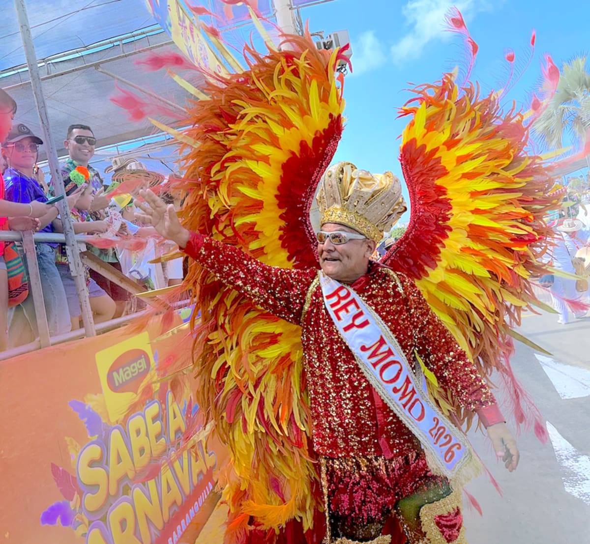 El rey Momo, Adolfo Maury Cabrera, desfiló en la Gran Parada de Comparsas de Fantasía..//Juan M. Cantillo-El Universal.