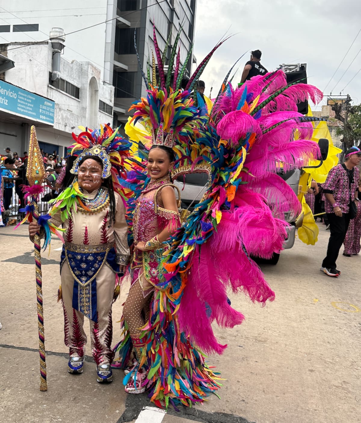Los reyes del Carnaval de los Niños, Sharon Acosta y Joshua Ortiz, estuvieron presentes en La Guacherna 2026//Juan M. Cantillo-El Universal.