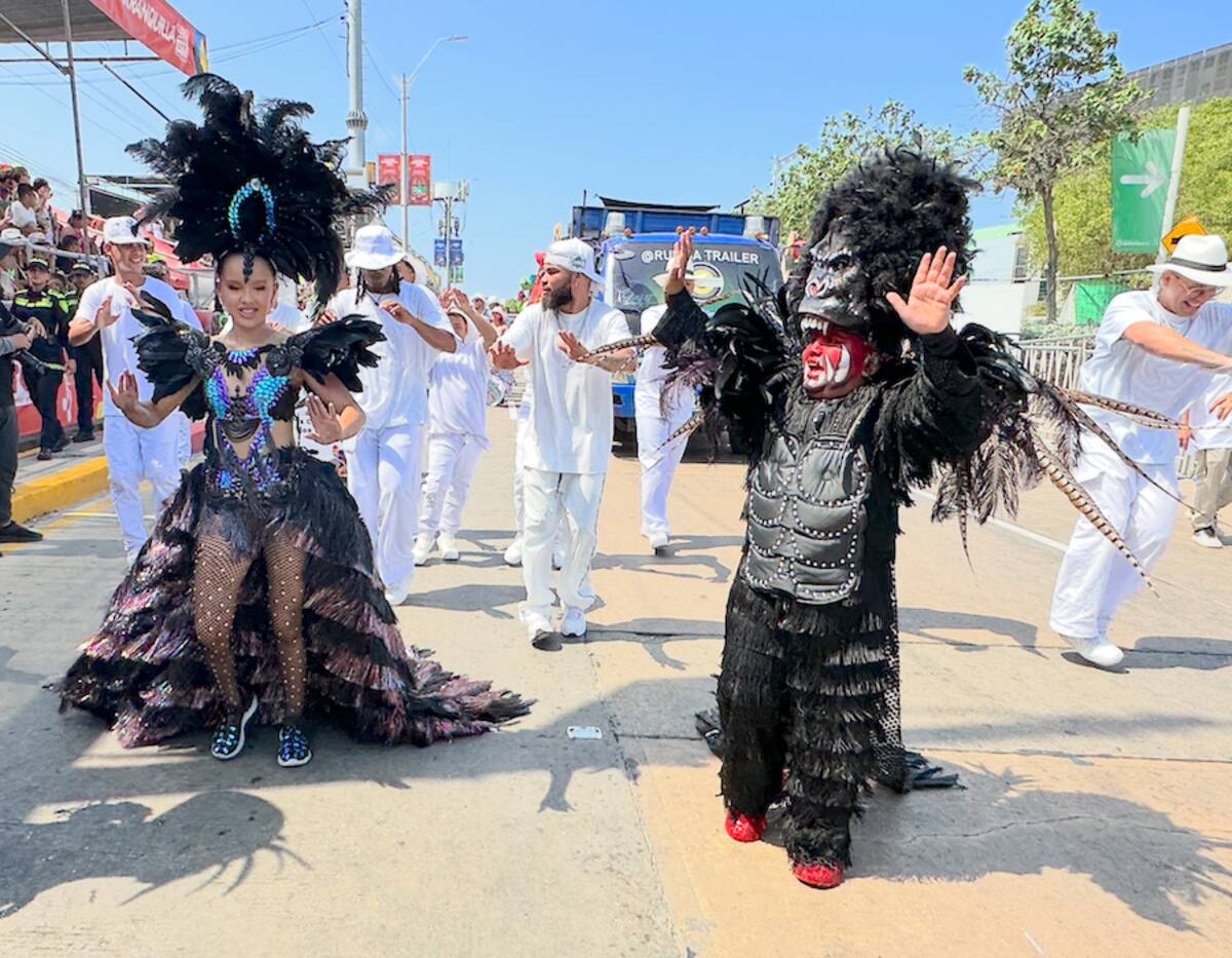 Los reyes del Carnaval de los Niños, Sharon. Acosta y Joshua Ortiz desfilaron en la Gran Parada de Comparsas de Fantasía..//Juan M. Cantillo-El Universal.