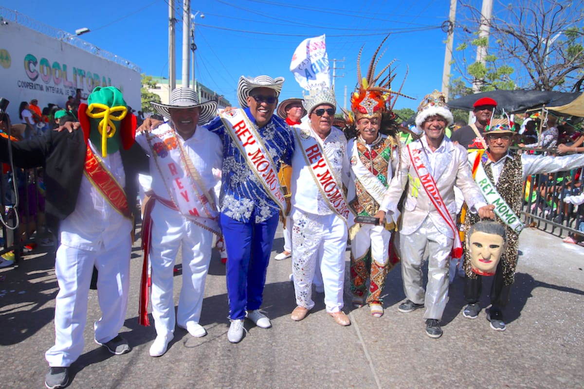 Los Reyes Momo del Carnaval se toman a Barranquilla en su cumpleaños 213