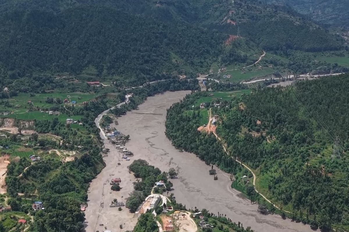 Nepal y China buscan a más de 1.400 desaparecidos tras inundaciones por la riada