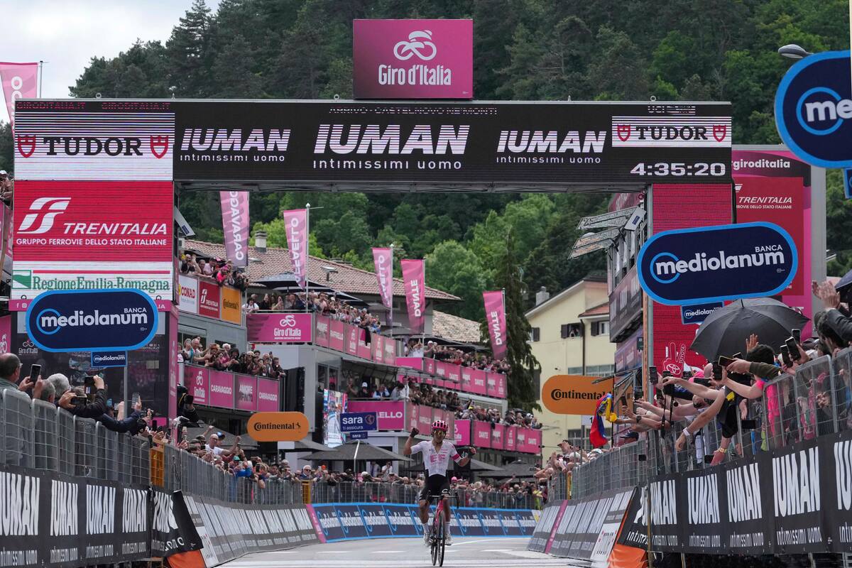 Giro de Italia: Richard Carapaz se quedó con la undécima etapa; Nairo peleó