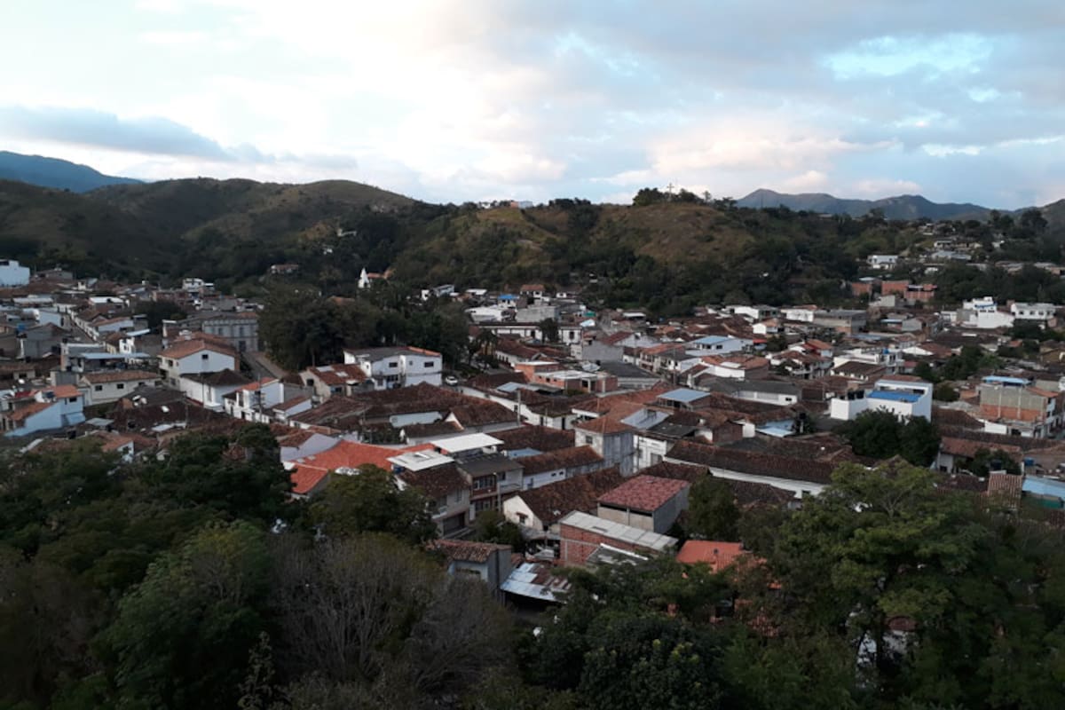 Robo de 30 motocicletas desató persecución policial y dejó un capturado
