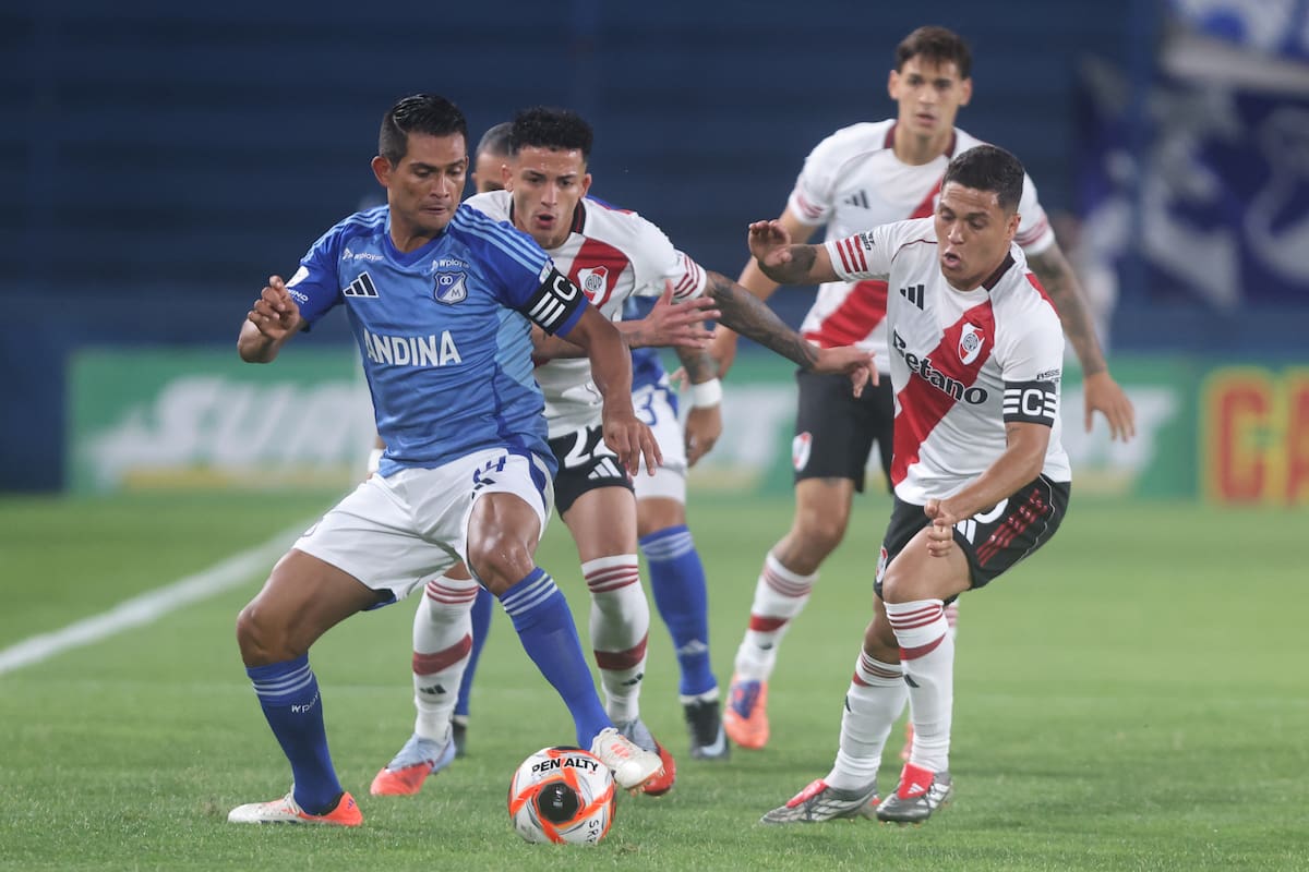 River Plate y Millonarios disputaron un partido muy parejo en suelo uruguayo. //Foto, EFE: Gastón Britos
