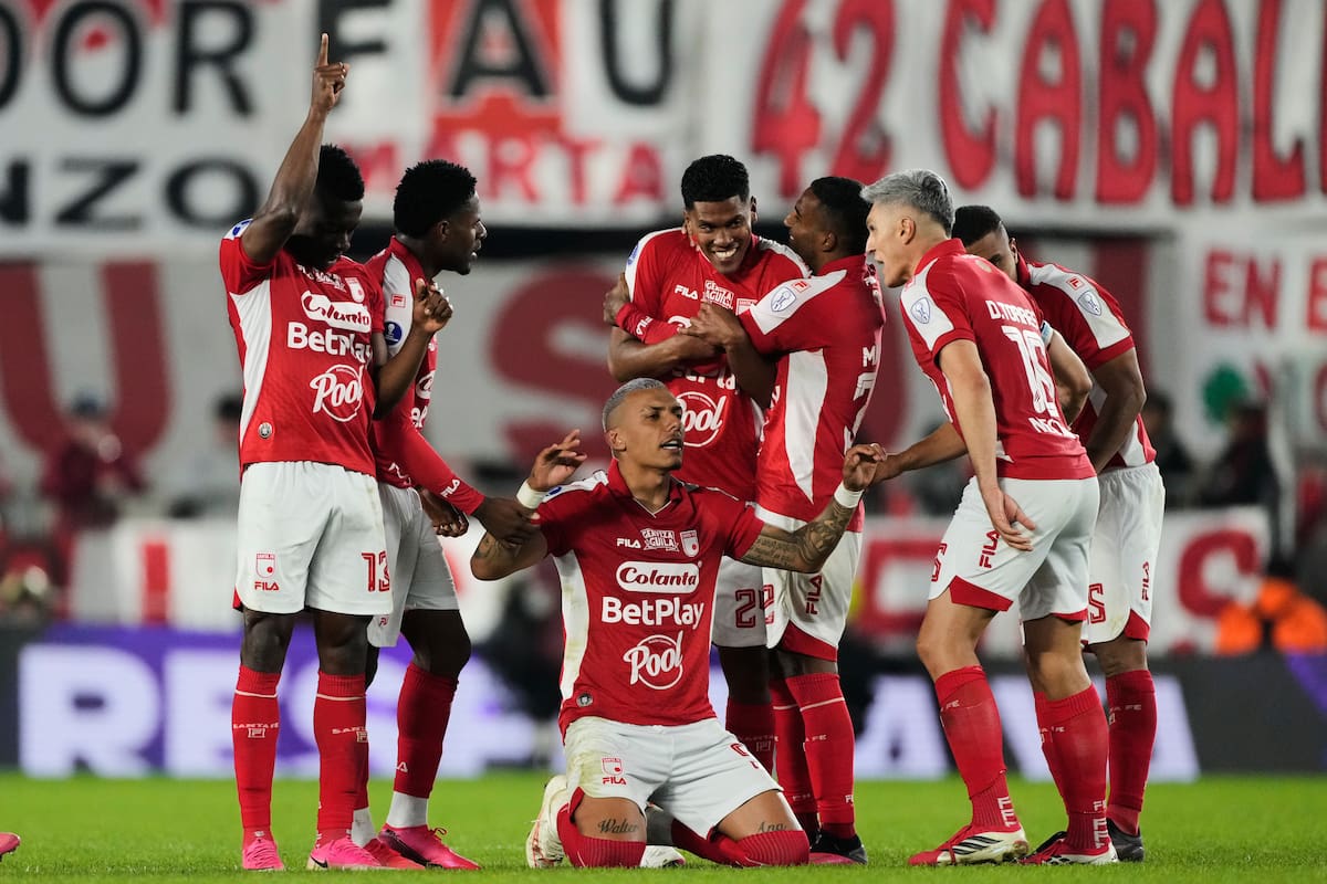 Santa Fe dio el batacazo en la Copa Sudamericana tras eliminar a River Plate en los octavos de final. //Foto, AP: Gustavo Garello