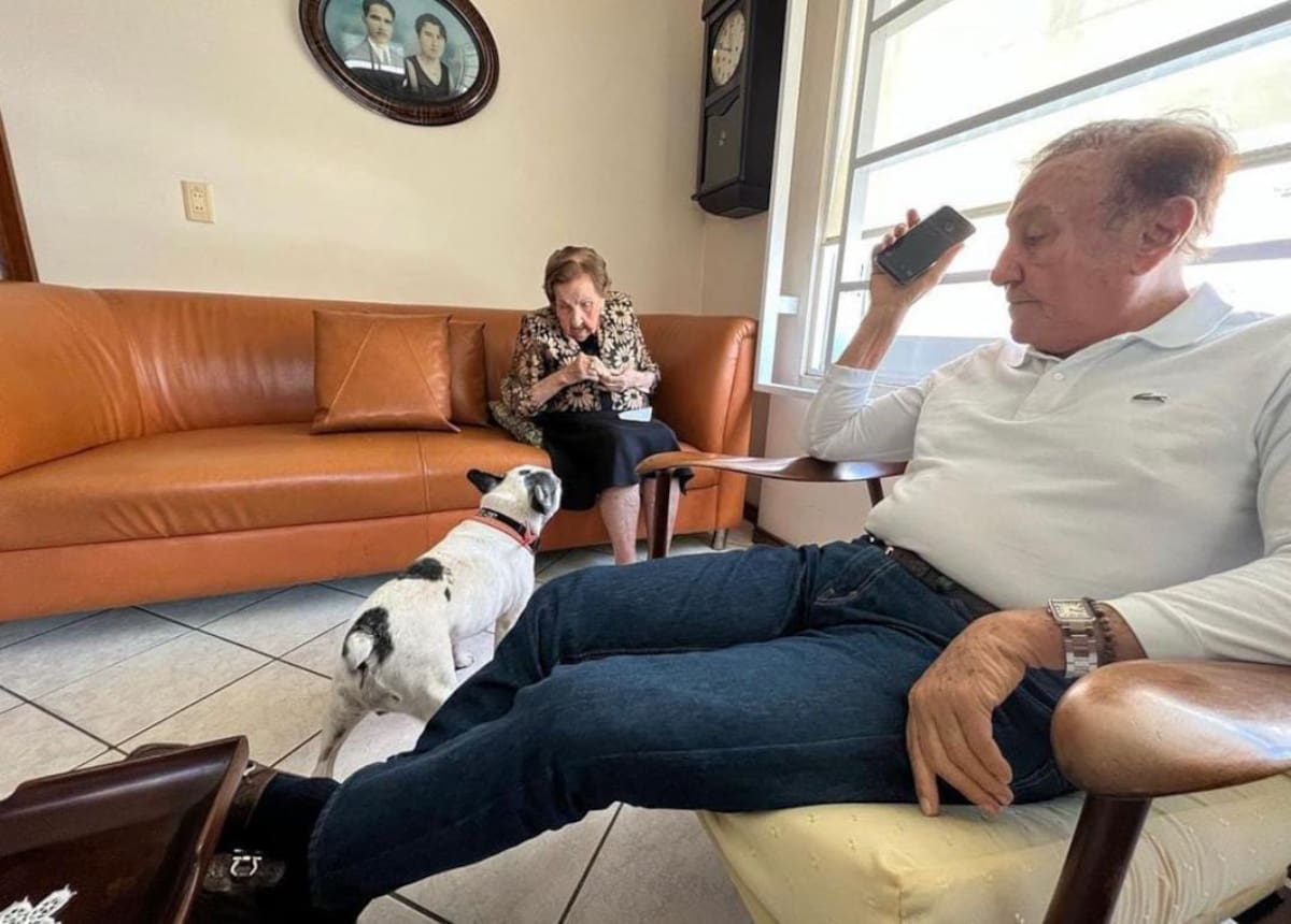 Rodolfo Hernández y su perro 'Narco José'. // Foto: IG @ingrodolfohernandez.