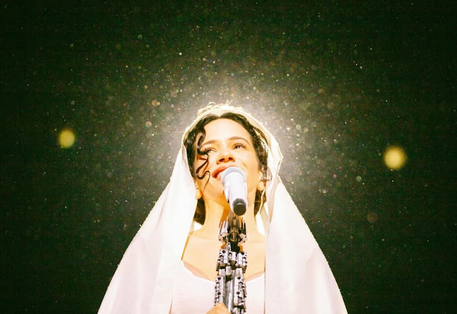 ¿Concierto o liturgia contemporánea? La consagración artística de Rosalía en el Lux Tour