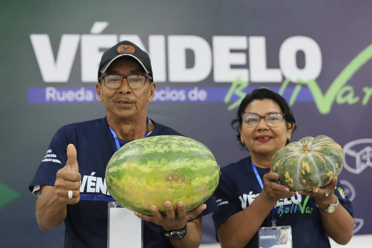 En el evento participaron 62 productores pertenecientes a la Agricultura Campesina, Familiar y Comunitaria; como también 51 operadores o compradores. // Foto: Cortesía - Gobernación de Bolívar.