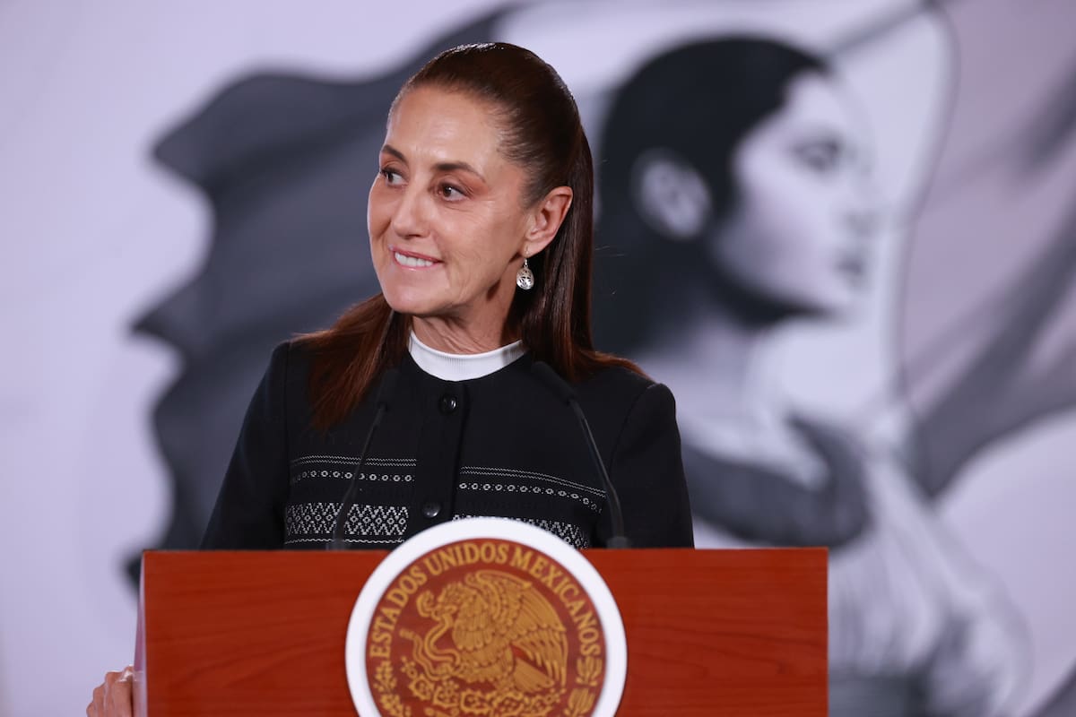 MEX201. CIUDAD DE MÉXICO (MÉXICO), 12/08/2026.- La presidenta de México Claudia Sheinbaum, reacciona durante una rueda de prensa este miércoles, en Palacio Nacional de la Ciudad de México (México). EFE/Mario Guzmán
