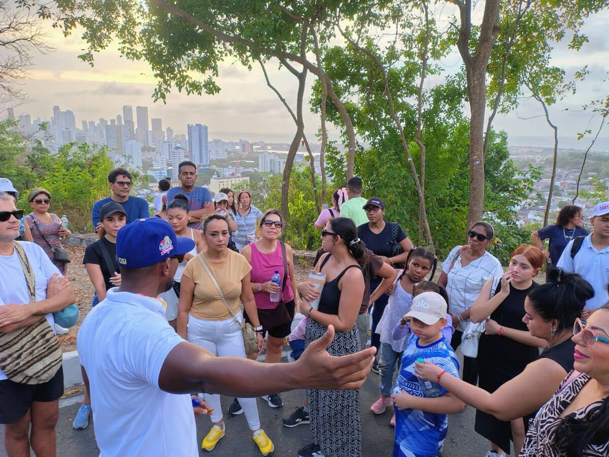 Con más de 550 participantes, Ruta Patrimonial “El Camino a la Popa” se consolida como experiencia de turismo cultural de Cartagena. // Foto: cortesía - Alcaldía de Cartagena