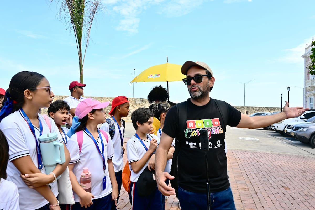 Así fue la Ruta por la Historia de Cartagena que reunió a 240 estudiantes