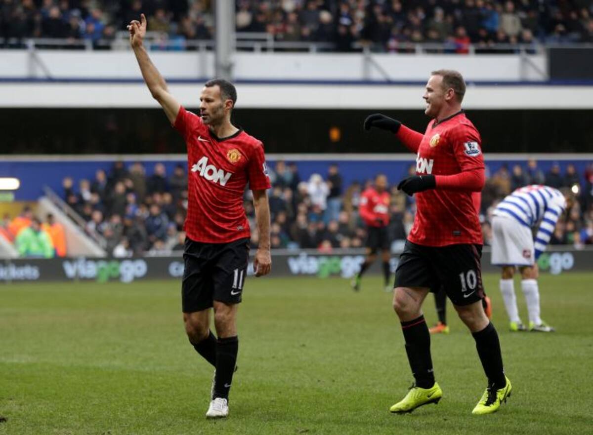 Ryan Giggs renuevó una temporada más con el Manchester United AP