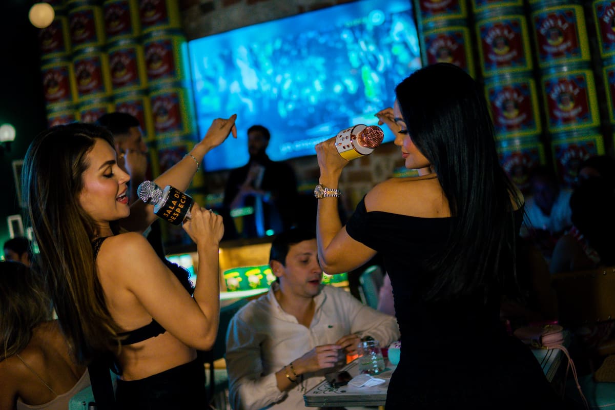 Así se vive la experiencia en Sala de Despecho: nuevo fenómeno nocturno del Centro Histórico de Cartagena