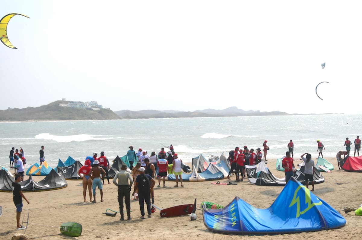 Más de 100 deportistas, entre nación ales e internacionales, participaron en el ‘Salinas Fest 2025’ que se realizó en playas del Atlántico..//Cortesía.