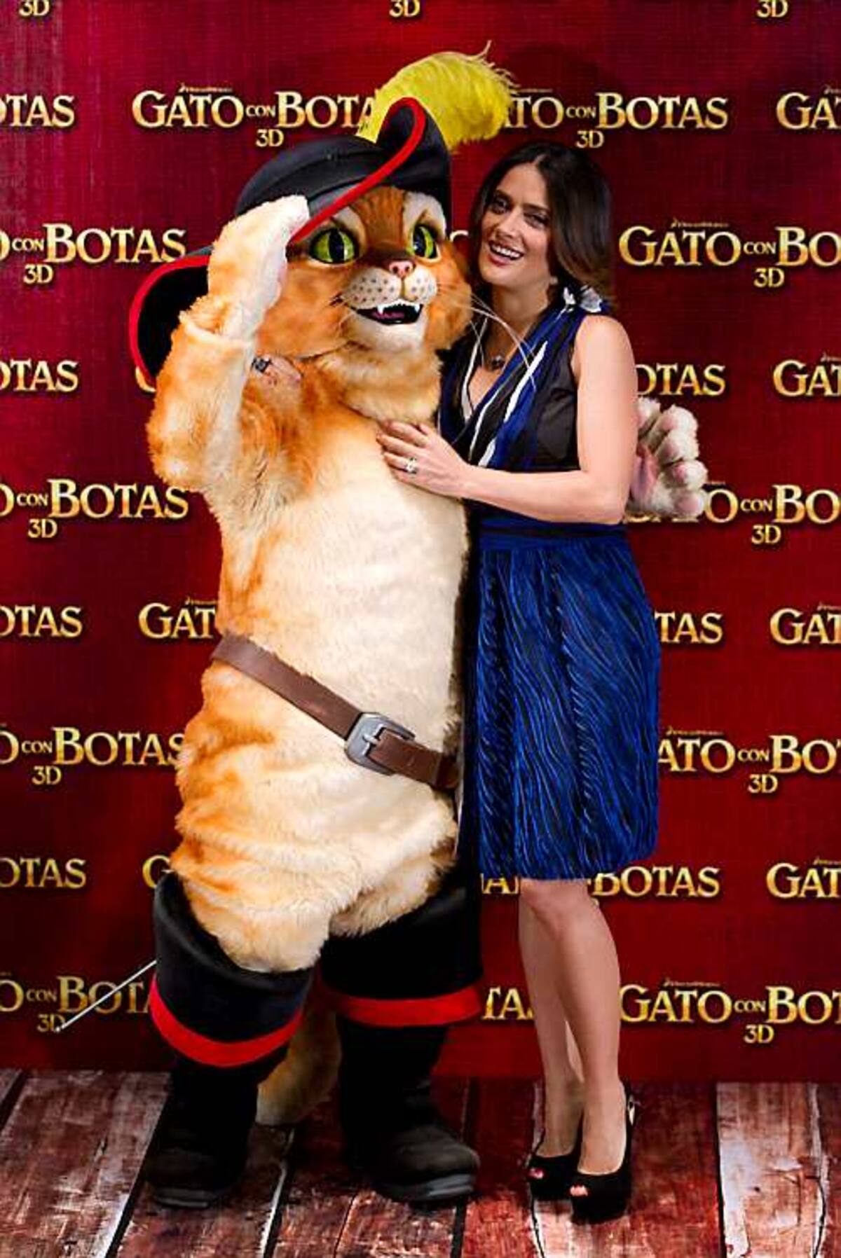 El gato con botas y Salma Hayek AP Eduardo Verdugo