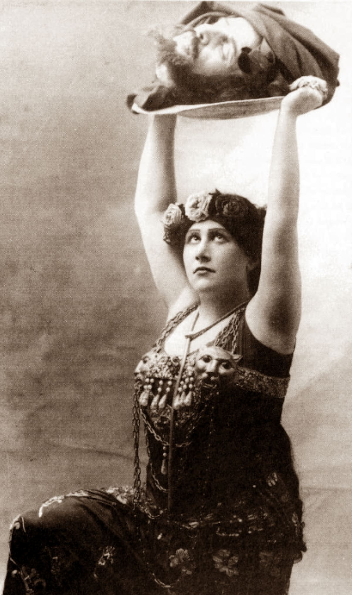 Lina Munte, la primera actriz en interpretar a la Salomé de Oscar Wilde en 1896.